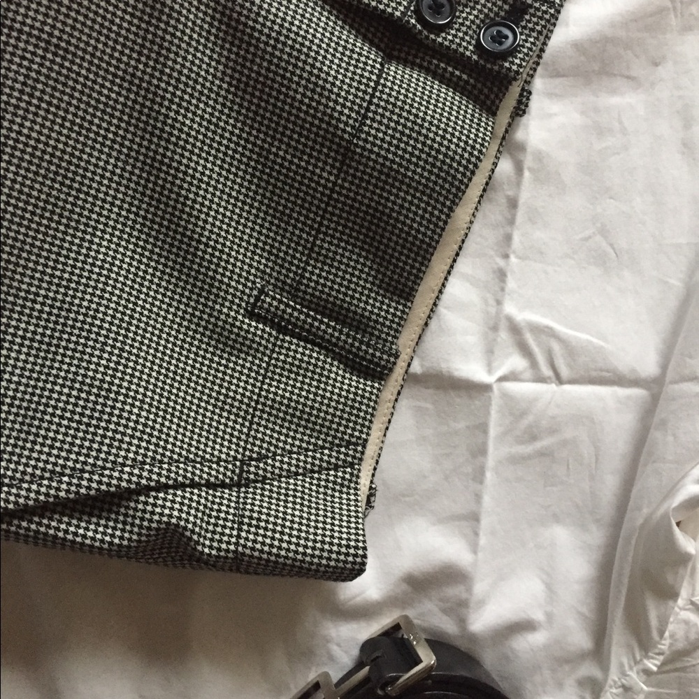 The Limited Houndstooth cuffed pants. Size 6. - Picture 4 of 6